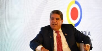 El contralor Carlos Hernán Rodríguez tiene bajo la lupa las finanzas del gobierno.