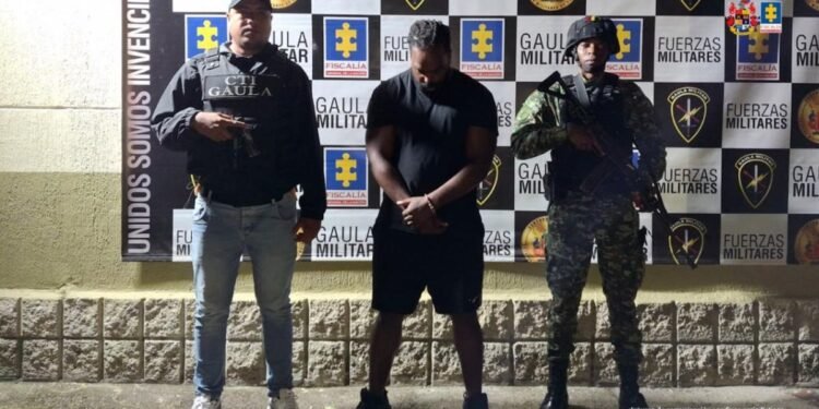 La empleada de servicios generales trabajaba en un apartamento de El Poblado y fue golpeada por el extranjero. El canadiense fue judicializado y enviado a la cárcel.