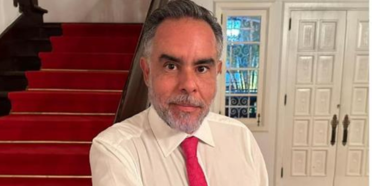 La Fiscalía busca establecer si Benedetti adelantó una reunión con el hijo de Gustavo Petro y qué otras personas estarían involucradas en la financiación de la campaña presidencial.