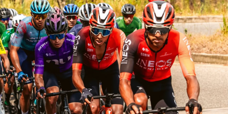 Egan Bernal surfió accidente
