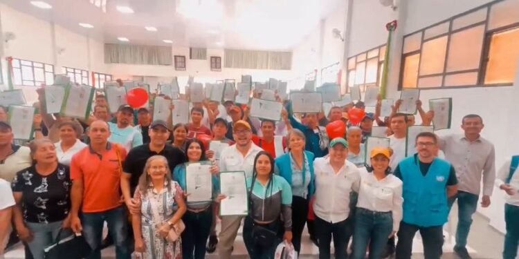 Gobierno entrega tierras a campesinos del Catatumbo