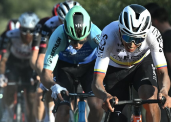 Egan Bernal fractura