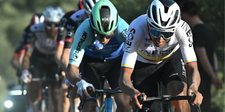 Egan Bernal fractura