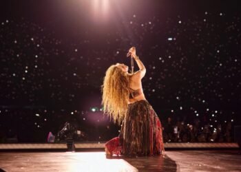 Shakira ya está en Barranquilla, su ciudad natal, donde la euforia se toma las calles