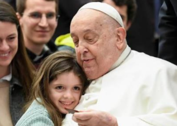 El papa Francisco “no está fuera de peligro”