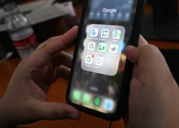 Entre Trump, Zelenski y Macron, la “nueva diplomacia” del celular