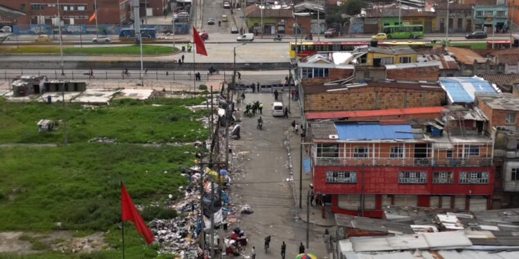 Tres heridos deja una cuarta explosión en el San Bernardo: ¿les quedó grande a las autoridades este sector de Bogotá?