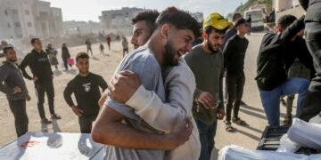 Nuevos bombardeos de Israel en Gaza dejan más de 400 muertos: fueron en “total coordinación” con EEUU