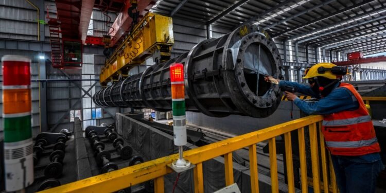 Desempleo urbano en Colombia cae a 9,8% en febrero, según el DANE