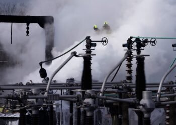 ¿Atentado o accidente? Policía antiterrorista investiga grave incendio en aeropuerto de Londres