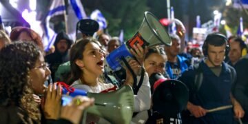 Hamás difunde un video de dos rehenes israelíes en Gaza: uno de ellos es Elkana Bohbot, casado con colombiana