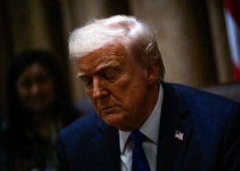 Amnistía cuestiona a Trump por envío de venezolanos a cárcel de El Salvador y alerta sobre “prácticas autoritarias”