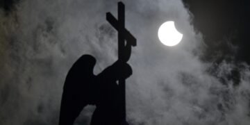 Eclipse solar parcial se apreció en parte del hemisferio norte