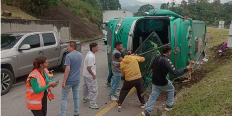 Accidente bus pasajeros