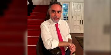 Benedetti, en la mira del Congreso: radican moción de censura en su contra