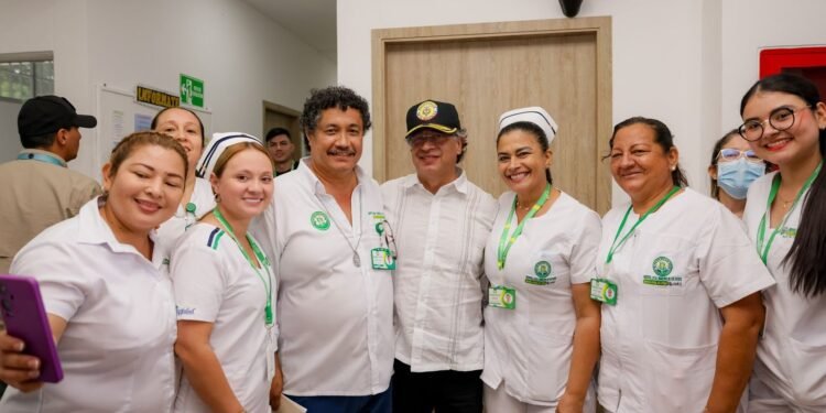 Presidente Petro arremete contra las EPS por manejo de recursos: “No sirven para eso”