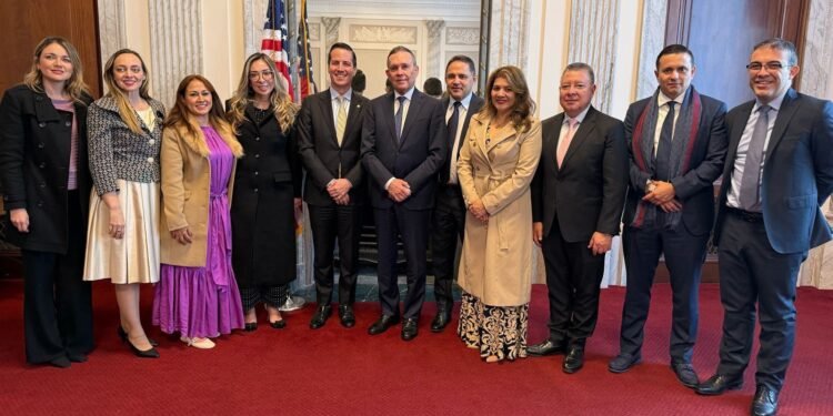 Pelea entre Petro y el Congreso llega a instancias internacionales