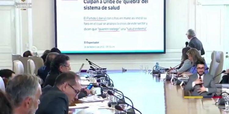 Petro acusa a la prensa y a “voceros pagos” de una campaña perversa contra la salud: “Han sido cómplices de asesinatos”