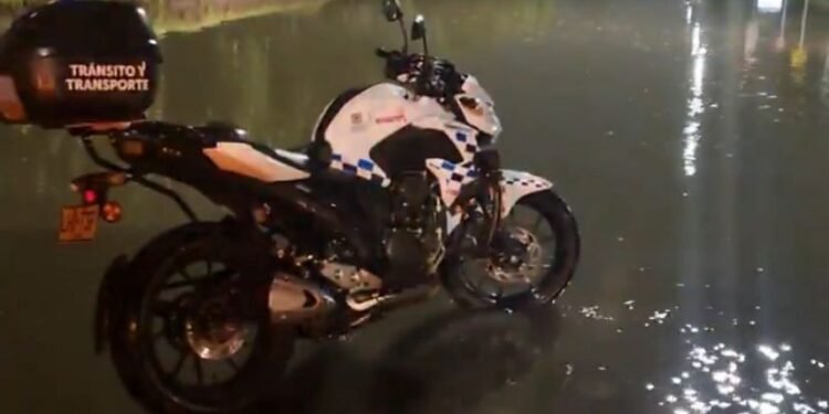 Las lluvias causan emergencias viales en Bogotá