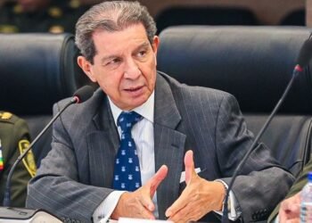 Escoltas evitan robo de camioneta asignada a José Félix Lafaurie