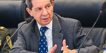 Escoltas evitan robo de camioneta asignada a José Félix Lafaurie