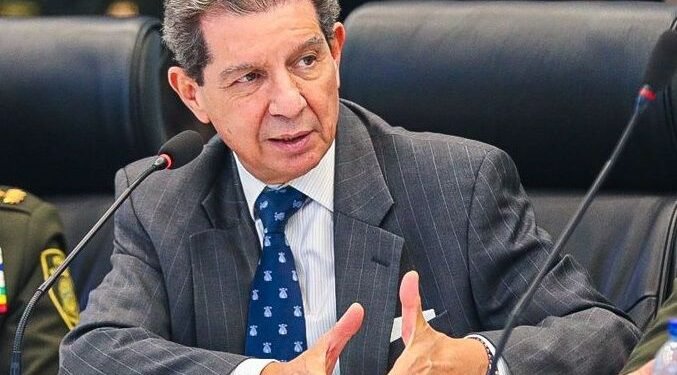 Escoltas evitan robo de camioneta asignada a José Félix Lafaurie