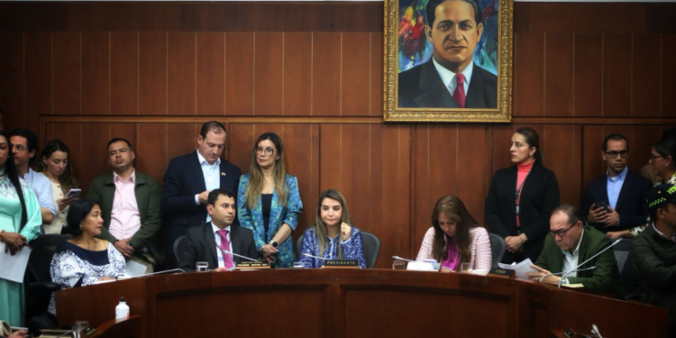 Se hunde reforma laboral en el Senado