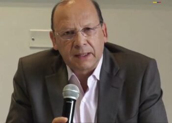 “Mi función no es ser contradictor del presidente”: ministro de Hacienda