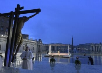 Cinco años de la oración solitaria del Papa, en medio de la devastadora pandemia del COVID-19