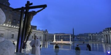 Cinco años de la oración solitaria del Papa, en medio de la devastadora pandemia del COVID-19