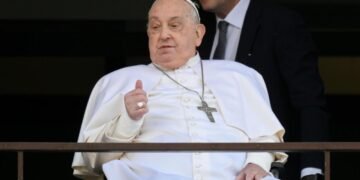 El Papa Francisco reaparece y bendice a los fieles: “¡Gracias a todos!”