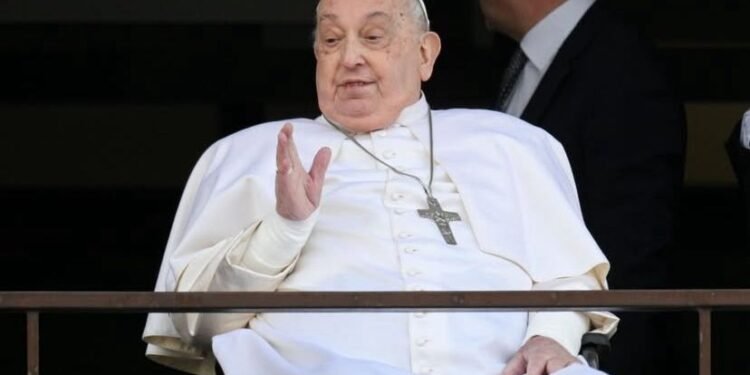 El Papa Francisco reaparece y bendice a los fieles: “¡Gracias a todos!”