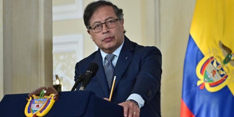 Presidente Petro denuncia que impidieron entrada a enfermera que atiende a su papá