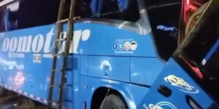 Un muerto y 20 heridos deja grave accidente en vía Bogotá - Girardot