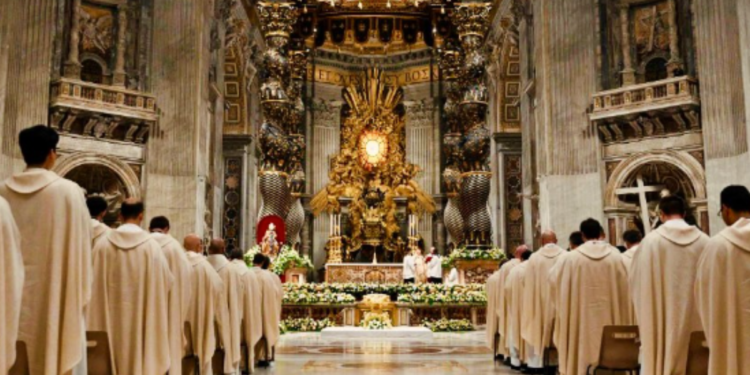 Papa Francisco será velado en la Basílica de San Pedro para que miles puedan despedirlo