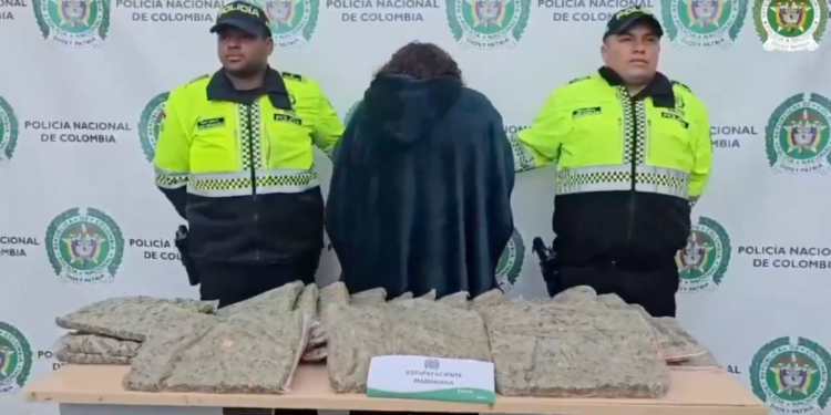 Capturan a mujer con más de 300 kilos de marihuana en parqueadero del SITP en Bogotá