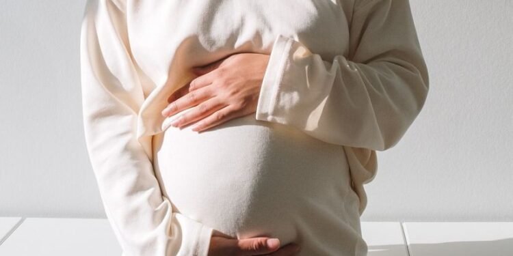 Ponen en cintura la maternidad subrogada en Colombia: registro civil deberá llevar el nombre de la madre gestante