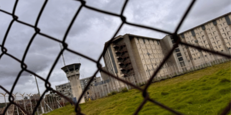 El prontuario del peligroso criminal que anda suelto por Bogotá tras fugarse de La Picota