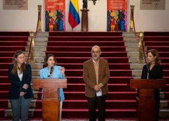Colombia crea mesa permanente para enfrentar aranceles de EE. UU.