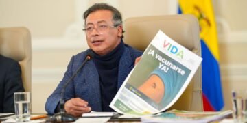 ¿El presidente Petro se operó la papada en Semana Santa? Hay polémica porque no habría avisado al Congreso