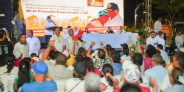 Petro repartió insultos: llamó HP al presidente del Congreso