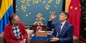 Petro se alista para ir a China en representación de la CELAC y dice que es dos veces presidente: de Colombia y de Latinoamérica