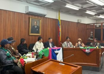 Indígenas cargan contra el presidente Petro: “usted no debe portar un bastón de mando en representación de nuestras comunidades”