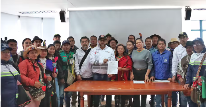 Indígenas que se tomaron Plaza de Bolívar regresarán a sus territorios tras acuerdo con el Gobierno.