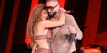 Shakira se lució durante primer concierto en Medellín: cantó con Maluma