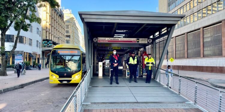 Caos en el centro de Bogotá por desmanes de indígenas