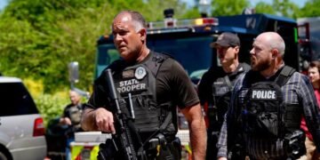 Tiroteo en universidad de Florida deja varios heridos y genera pánico en el campus