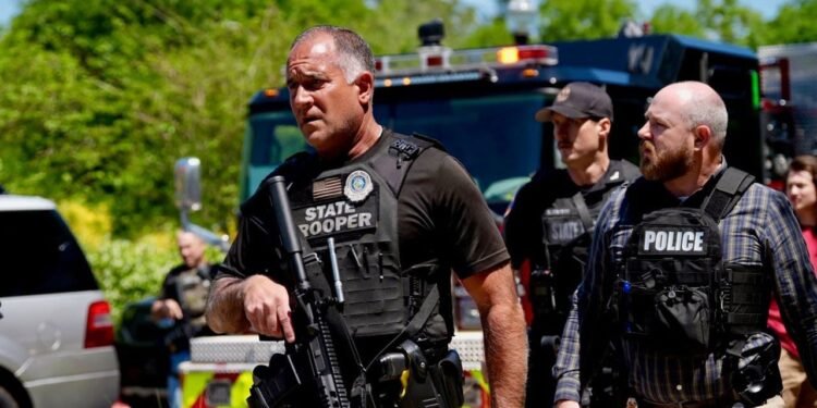 Tiroteo en universidad de Florida deja varios heridos y genera pánico en el campus