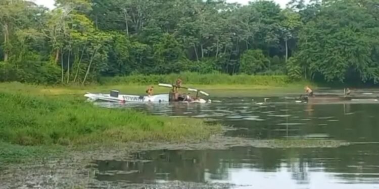 Helicóptero de la Armada se accidentó en lago de Malagana, Bolívar: murió un militar