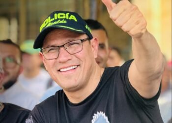 Alcalde de Cúcuta arma polémica por pedir a padres de familia “darles juete” a los niños